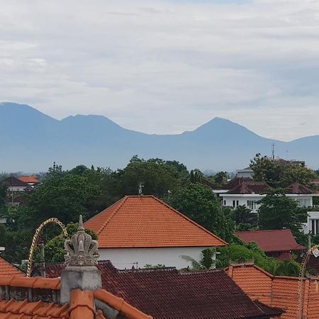Sun Homestay Canggu Esterno foto