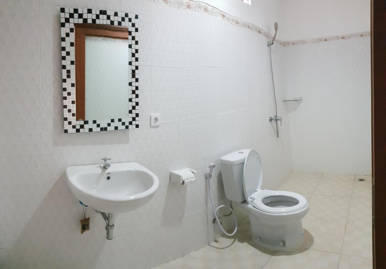 Sun Homestay Canggu Esterno foto